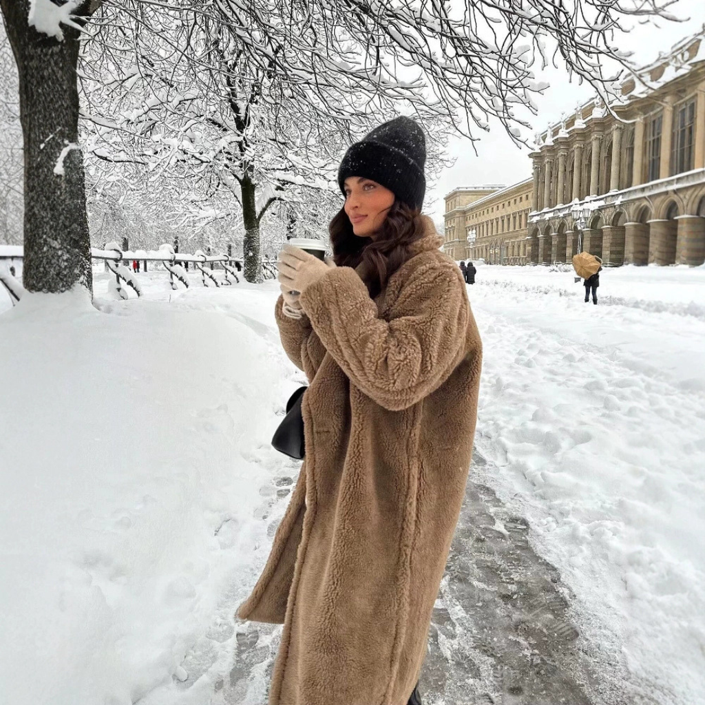 Lugane - Lang geschnittener Teddy-Mantel für Damen mit Knopfleiste