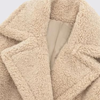 Lugane - Lang geschnittener Teddy-Mantel für Damen mit Knopfleiste