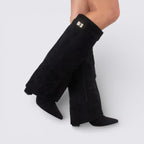 Lugane - Knöchelhohe Damenstiefel mit Schnallenriemen - Suede Shark Boots