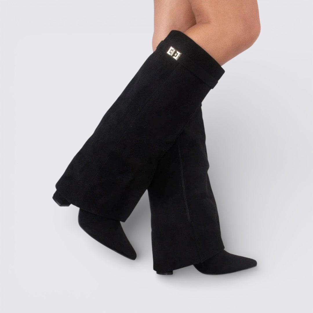 Lugane - Knöchelhohe Damenstiefel mit Schnallenriemen - Suede Shark Boots