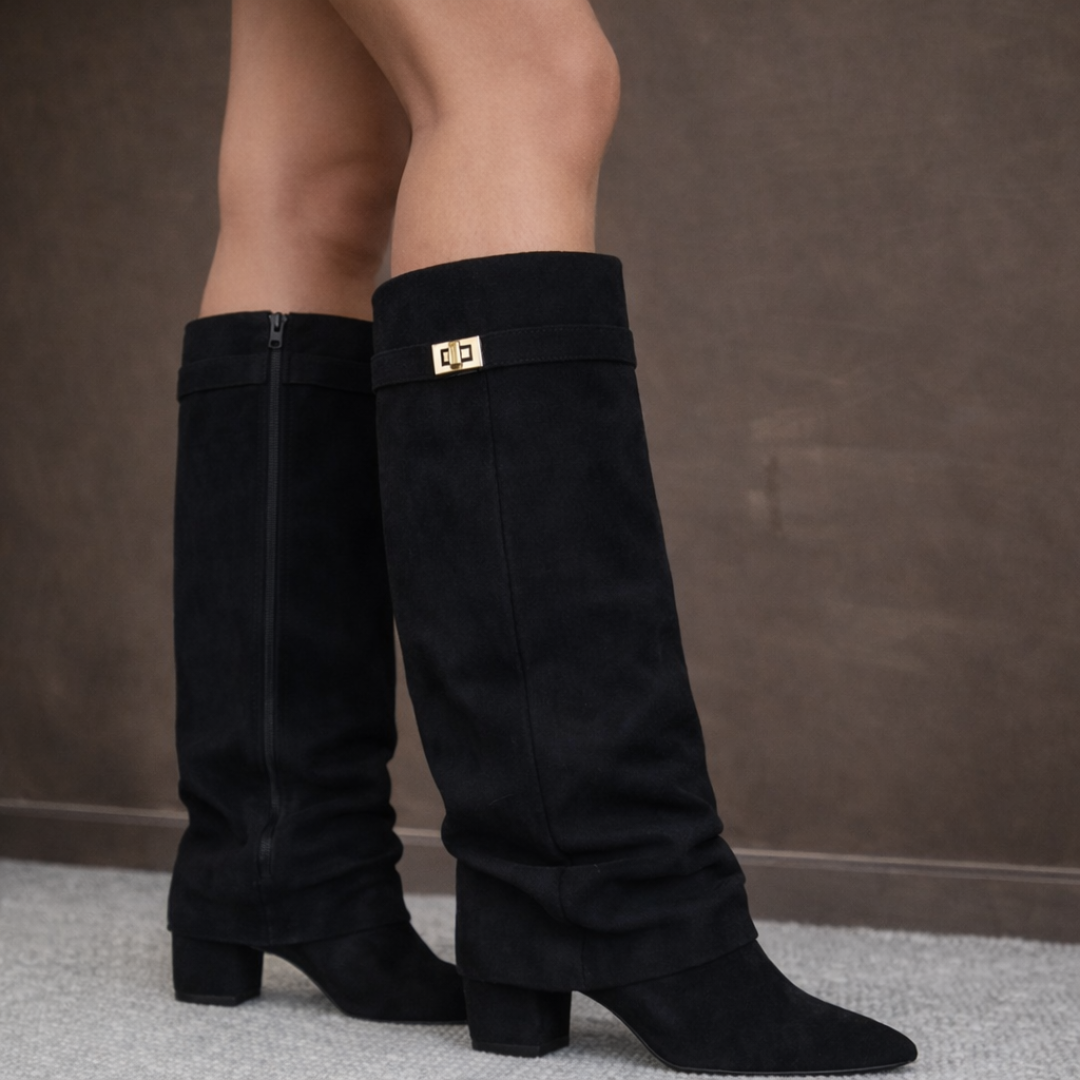 Lugane - Knöchelhohe Damenstiefel mit Schnallenriemen - Suede Shark Boots